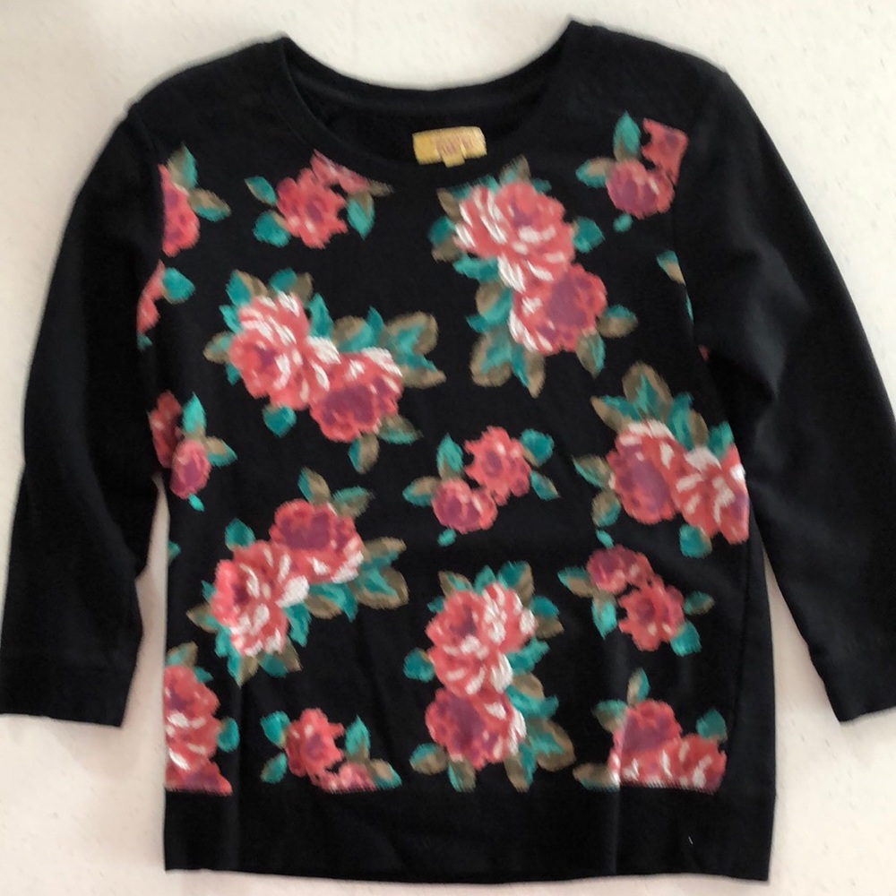 Princess Vera Wang 3/4 sleeve small floral sweatshirt